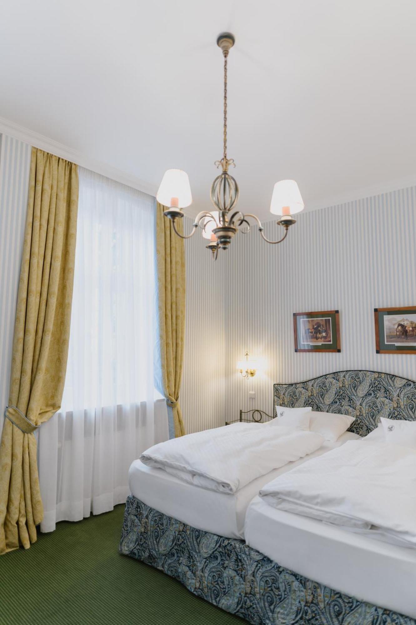 Romantik Hotel Zur Post Fuerstenfeldbruck Ngoại thất bức ảnh