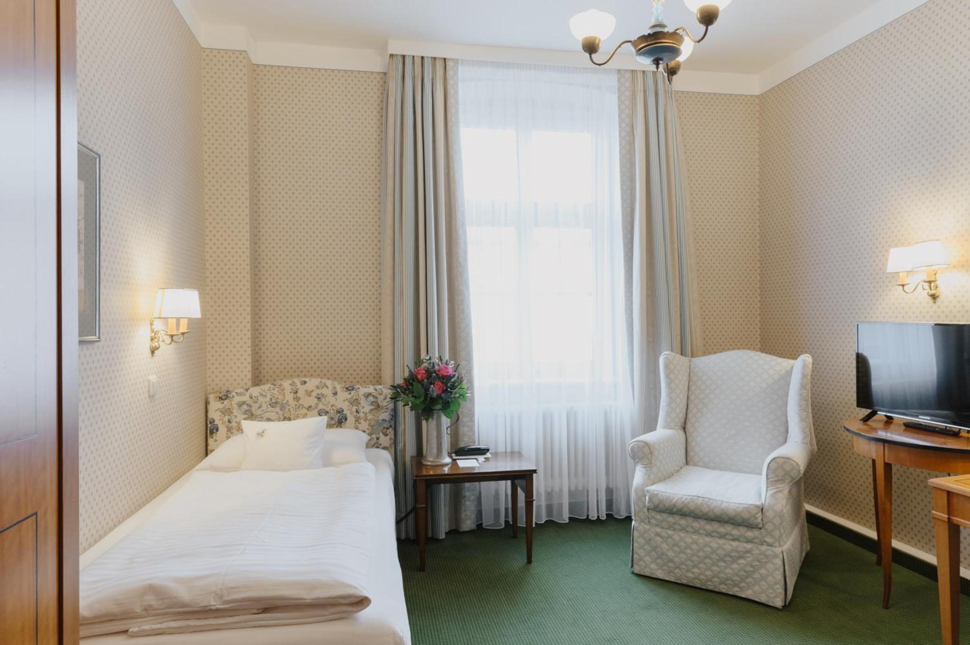 Romantik Hotel Zur Post Fuerstenfeldbruck Ngoại thất bức ảnh