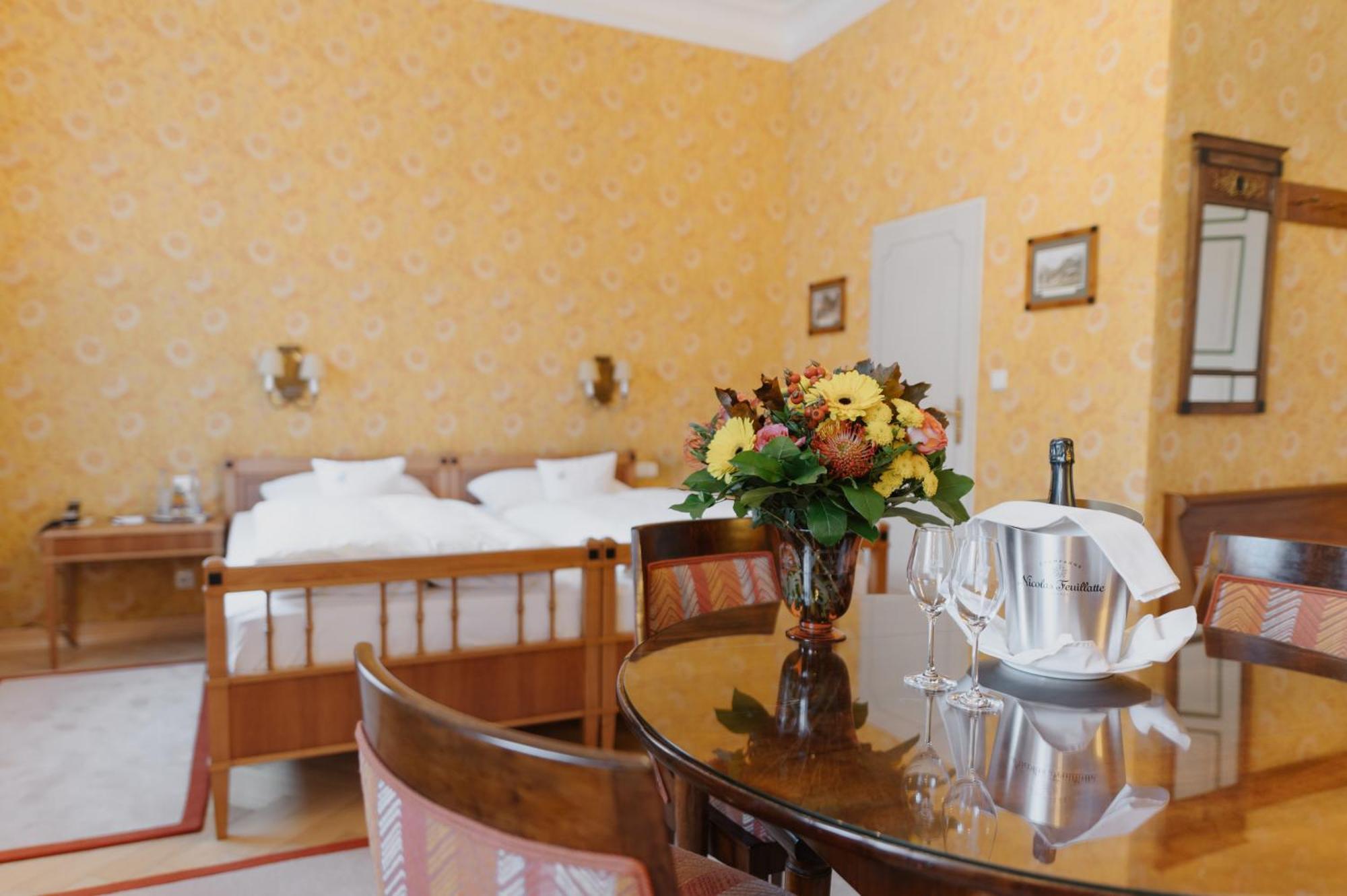 Romantik Hotel Zur Post Fuerstenfeldbruck Ngoại thất bức ảnh